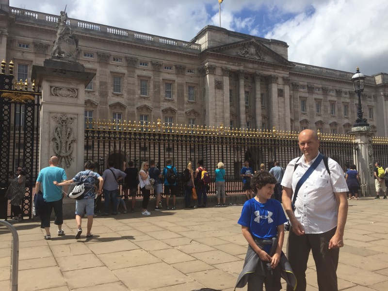 Kasm & Bruce - Buckingham palace